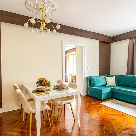 Апартаменты Main Square Prestige By Staymoovers