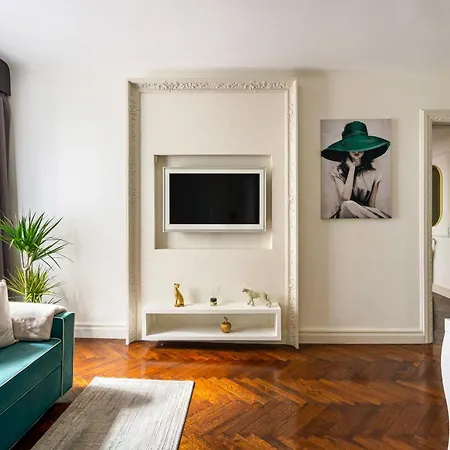 Main Square Prestige By Staymoovers *