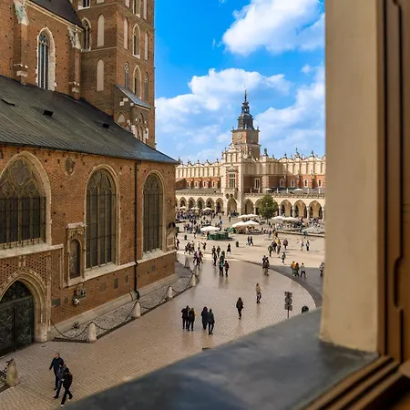 Апартаменты Main Square Prestige By Staymoovers