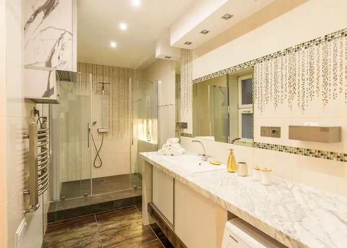 Main Square Prestige By Staymoovers *