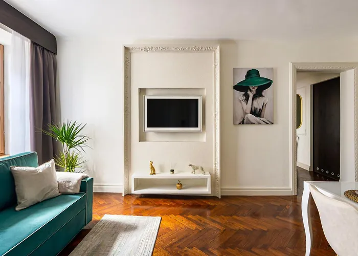 Main Square Prestige By Staymoovers *